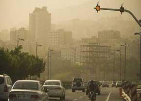 دکتر اشرفی‌ پور، مدیر کل محیط زیست استان تهران، از افزایش ریزگردها در پایتخت خبر داد و گفت: اندازه‌گیری‌های ایستگاه‌های سنجش نشان می‌دهد غلظت آلاینده ذرات معلق کمتر از ۲.۵ میکرون، با افزایش نسبت به روز گذشته به ۱۱۴ رسیده است.