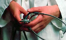 وزیر بهداشت با اشاره به اجرای کتاب جدید تعرفه های پزشکی از 15 آبان، از برخورد جدی با تخلفات پزشکی و دریافت های غیرمتعارف در بازار سلامت خبر داده و گفته است که مجازات سنگینی برای متخلفان در نظر گرفته است.