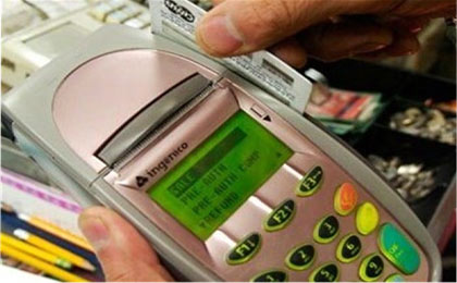 بانک مرکزی در چارچوب اصلاح قوانین حوزه پرداخت الکترونیکی، از اول دی ماه از بانک های پذیرنده، کارمزد تراکنش های خرید دریافت خواهد کرد.
